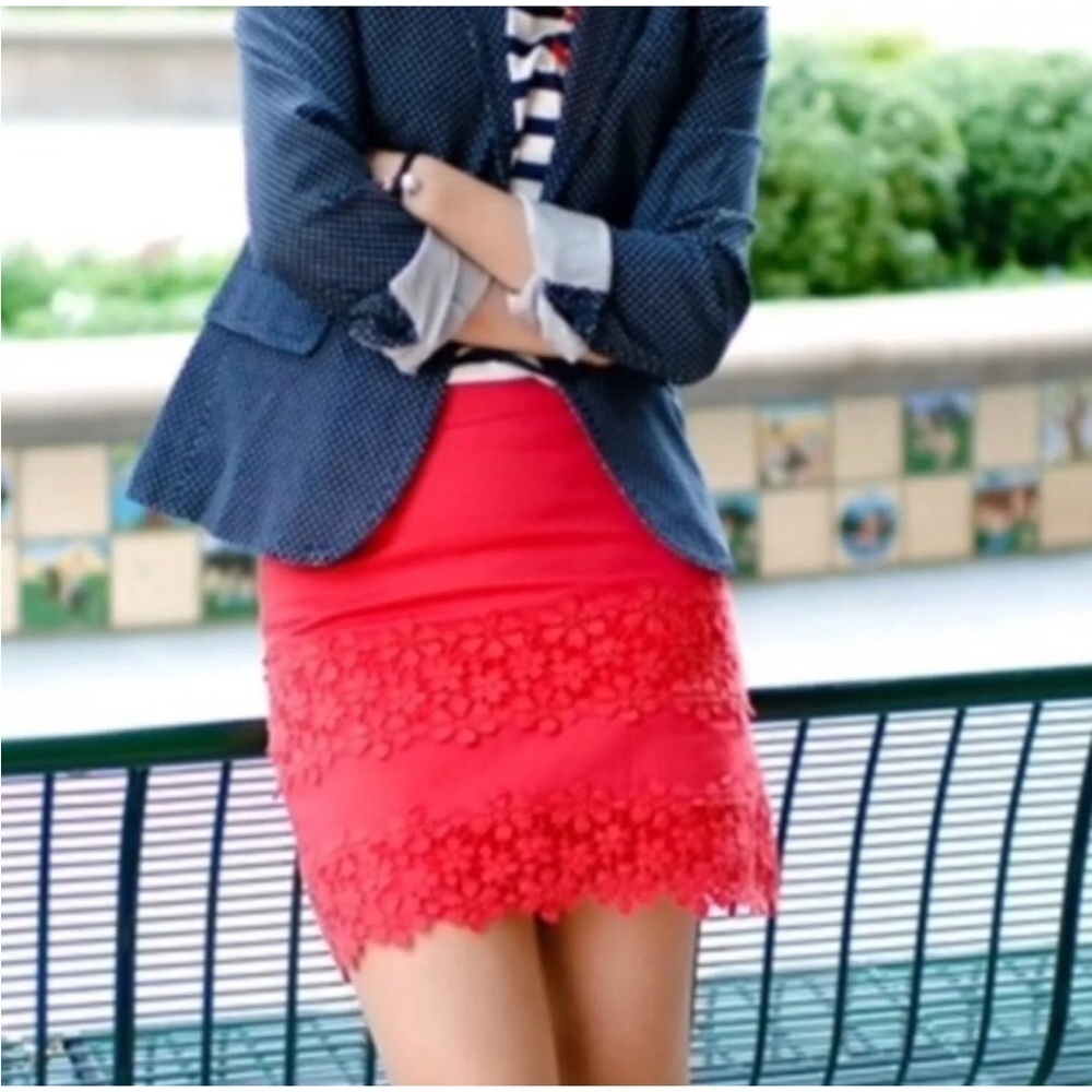 J. CREW Red Lace Daisies Scalloped Edge High Waisted Mini Skirt - Size 00